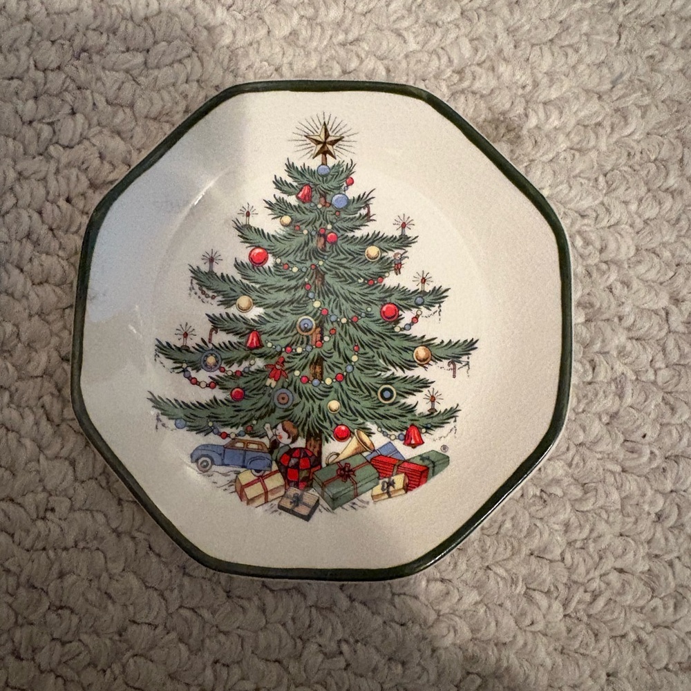 Cuthbertson dish small